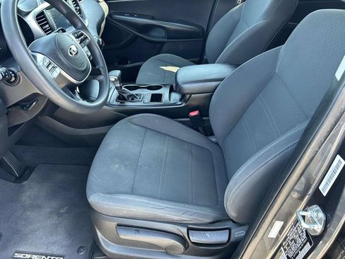 Used 2020 Kia Sorento FWD V6 image 17