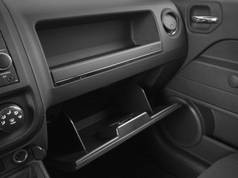 Used 2017 Jeep Patriot High Altitude image 19