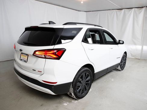 Used 2024 Chevrolet Equinox RS image 3