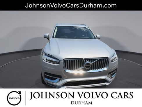 Used 2023 Volvo XC90 B5 Plus w/ Protection Package Premier AWD/4WD image 3