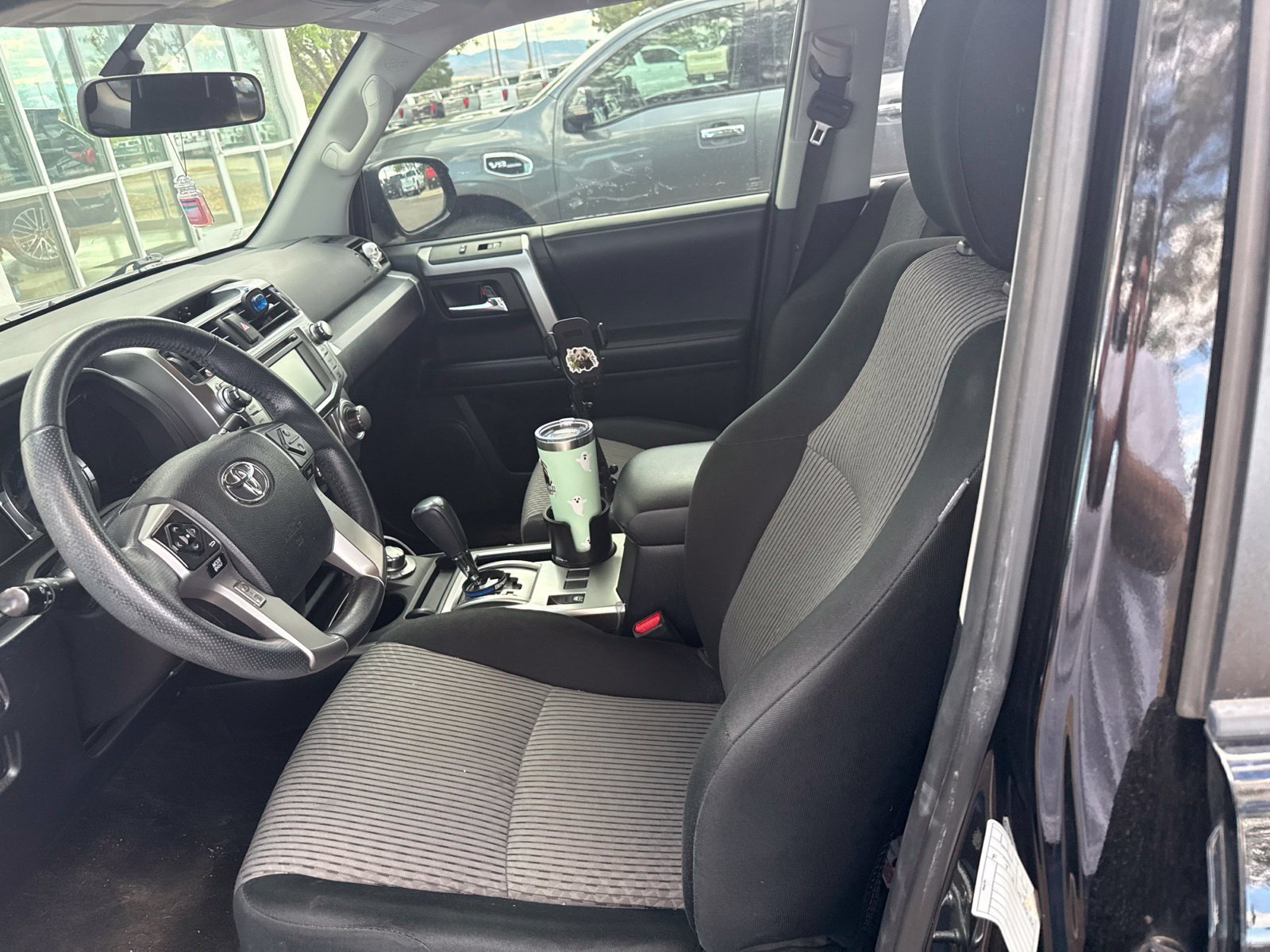 Used 2019 Toyota 4Runner SR5 AWD/4WD image 4