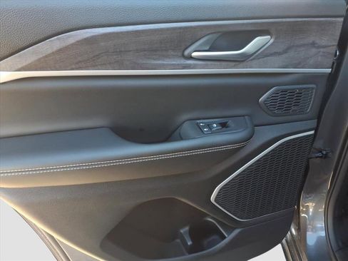 Used 2023 Jeep Grand Cherokee 30th Anniversary image 15