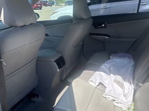 Used 2012 Toyota Camry XLE w/ Leather Pkg FWD image 8