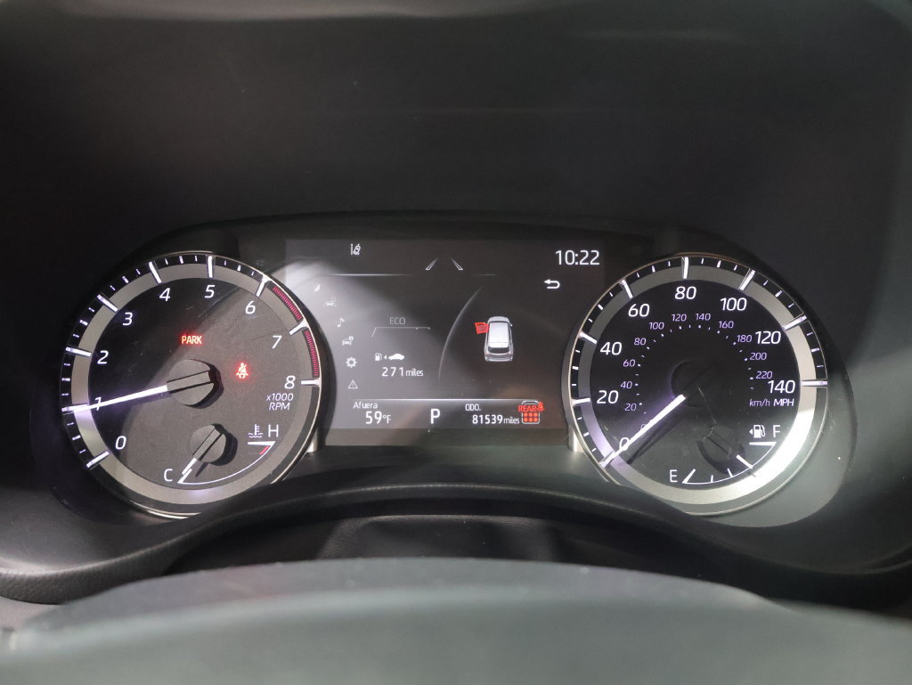 Used 2024 Toyota Highlander LE FWD image 39