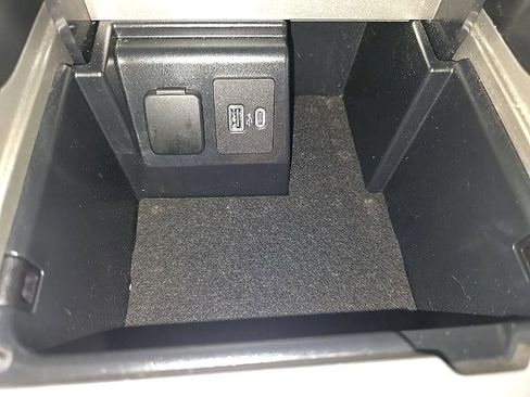 Used 2023 Ford Explorer XLT w/ Equipment Group 202A image 23