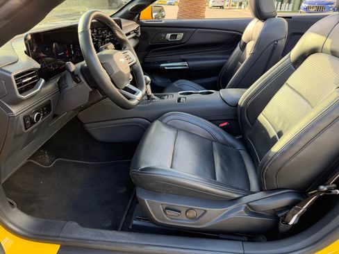 Used 2024 Ford Mustang Premium image 13