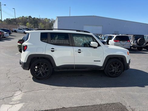 Used 2018 Jeep Renegade Altitude image 8