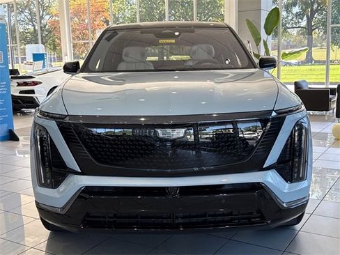 New 2026 Cadillac Vistiq Sport image 2