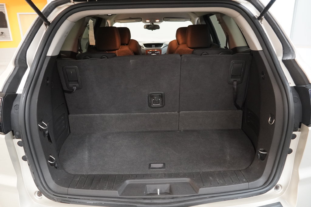 Used 2013 Chevrolet Traverse LT FWD image 11