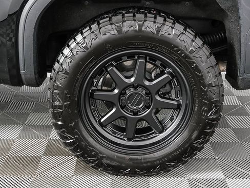 Used 2024 GMC Sierra 1500 SLT w/ SLT Premium Plus Package image 36