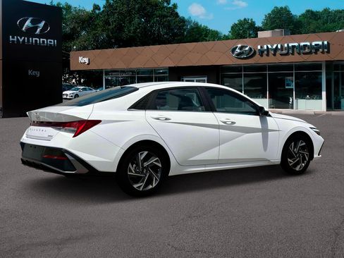 New 2025 Hyundai Elantra Limited w/ Cargo Package image 8
