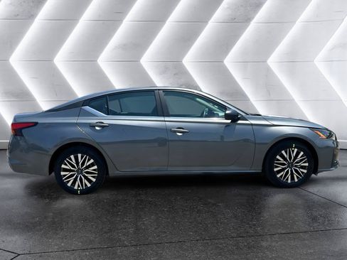 New 2026 Nissan Altima 2.5 SV FWD image 9