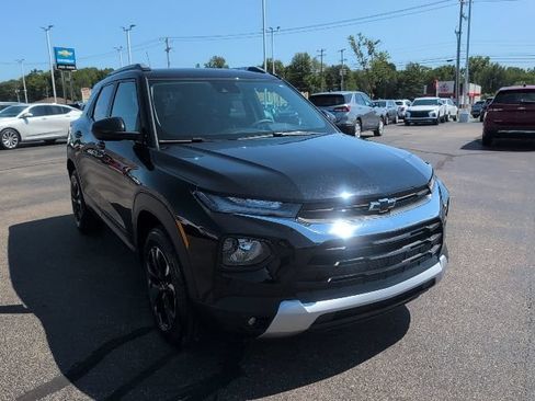 Used 2023 Chevrolet TrailBlazer LT w/ Convenience Package AWD/4WD image 12