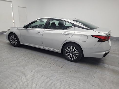 Used 2023 Nissan Altima 2.5 SV image 3