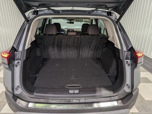 Used 2023 Nissan Rogue SV w/ SV Premium Package image 24