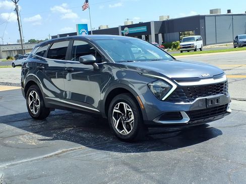Used 2024 Kia Sportage LX AWD/4WD image 3