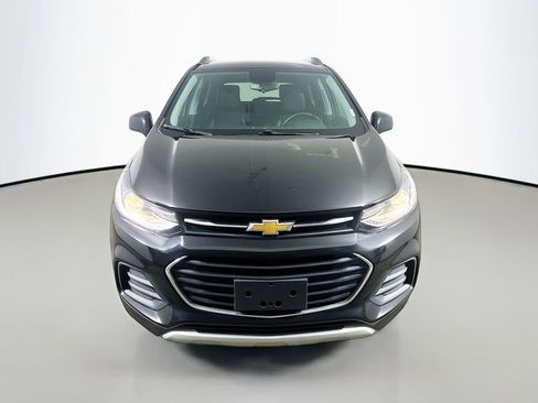 Used 2019 Chevrolet Trax LT w/ LT Convenience Package FWD image 2