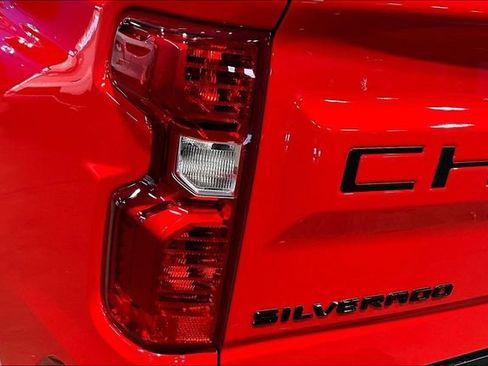 Used 2024 Chevrolet Silverado 1500 W/T w/ WT Value Package AWD/4WD image 19