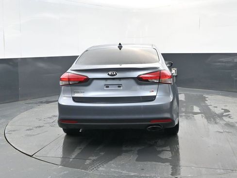 Used 2017 Kia Forte S image 4