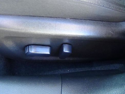 Used 2025 Nissan Altima 2.5 SV image 14