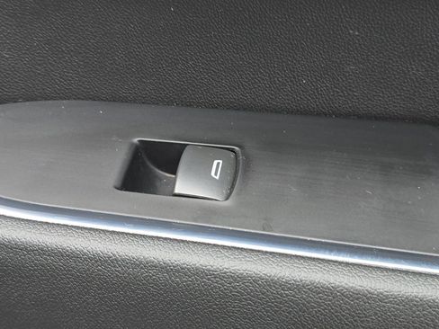 Used 2022 Chevrolet Silverado 1500 LT w/ Z71 Off-Road Package image 20