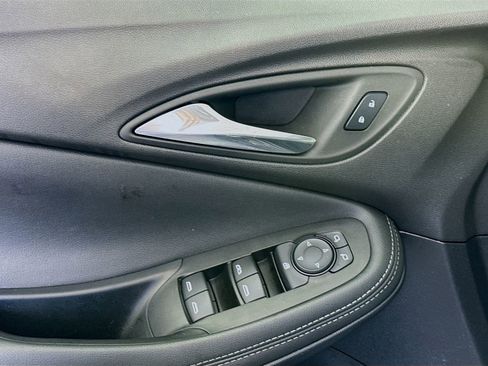Used 2023 Buick Encore GX Preferred w/ Sport Touring Package FWD image 17