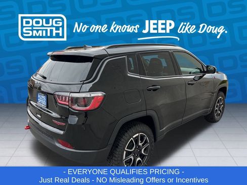 New 2026 Jeep Compass Trailhawk image 6