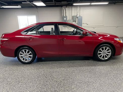 Used 2017 Toyota Camry XLE FWD image 4