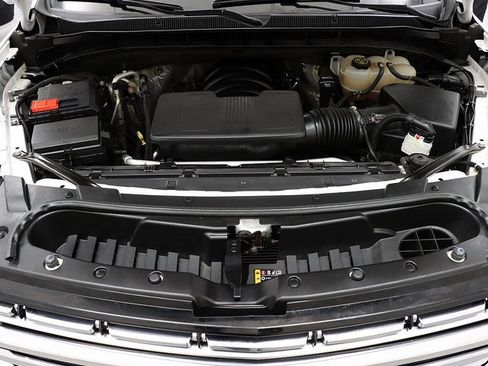 Used 2023 Chevrolet Suburban Premier image 32