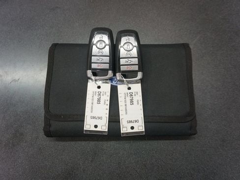 Used 2021 Ford F150 Lariat AWD/4WD image 16