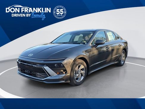 Used 2025 Hyundai Sonata SE image 1