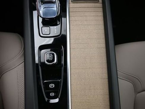 New 2026 Volvo XC60 B5 Plus w/ Protection Package Premier AWD/4WD image 11