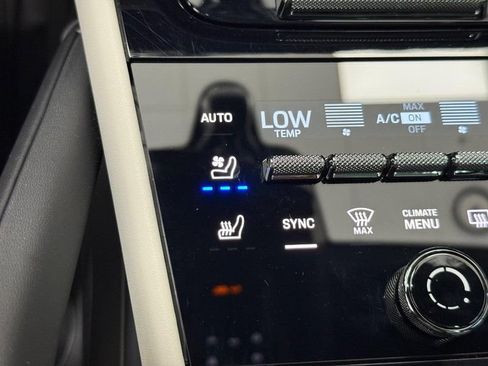 Certified 2025 Porsche Cayenne S AWD/4WD image 23