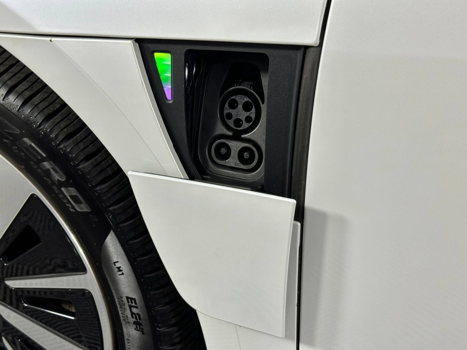 Used 2025 Lucid Air Touring AWD/4WD image 37