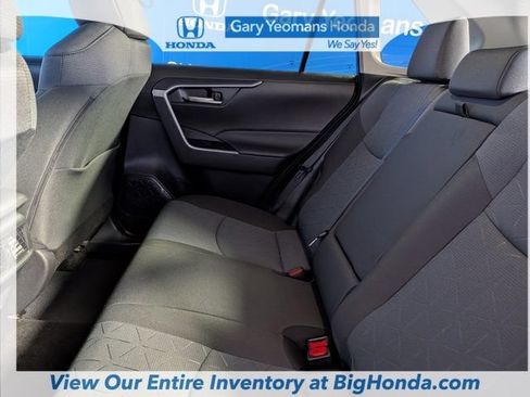 Used 2025 Toyota RAV4 XLE w/ Convenience Package FWD image 18