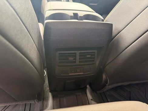 Used 2025 Chevrolet Colorado ZR2 w/ Technology Package AWD/4WD image 17