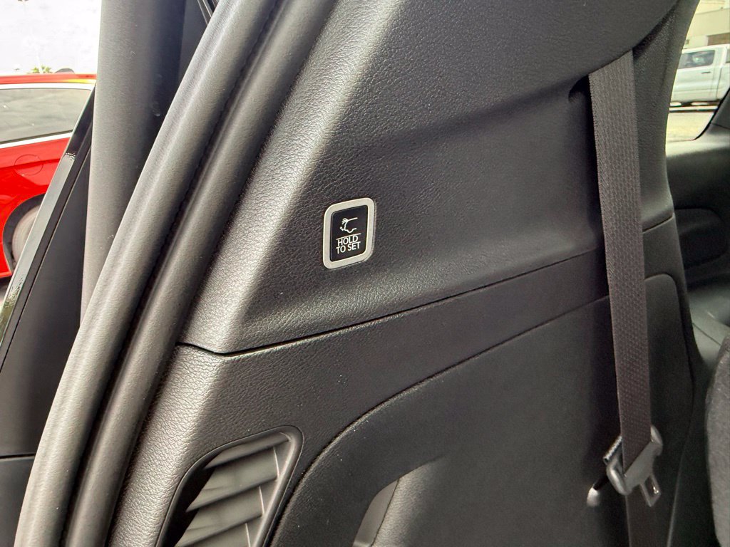 New 2027 Chrysler Pacifica Select w/ Family Tech Group FWD image 40