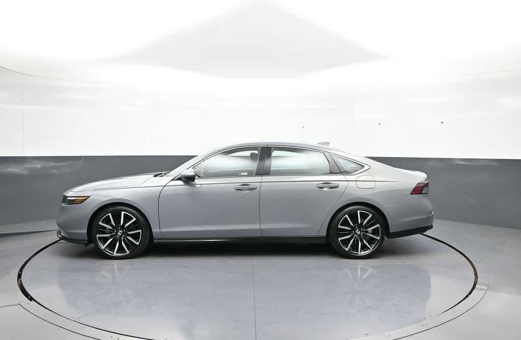 Used 2023 Honda Accord Touring image 12
