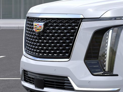 New 2026 Cadillac Escalade Luxury w/ Touring Package AWD/4WD image 13