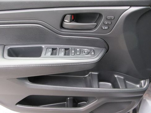 Used 2025 Honda Odyssey EX-L image 20