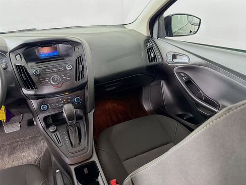 Used 2017 Ford Focus SE FWD image 21