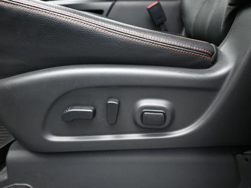 Used 2023 Nissan Titan PRO-4X w/ Pro-4x Convenience Package AWD/4WD image 30