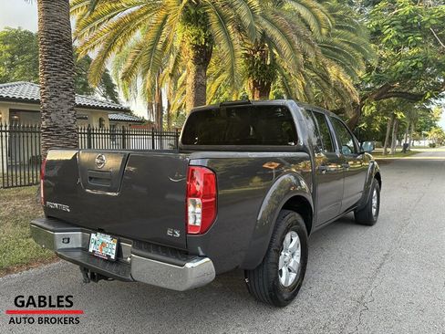 Used 2010 Nissan Frontier SE image 4