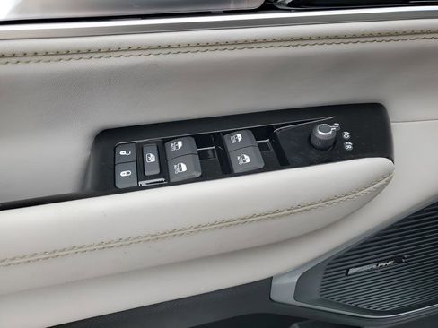 New 2026 Jeep Grand Wagoneer L 2WD image 29