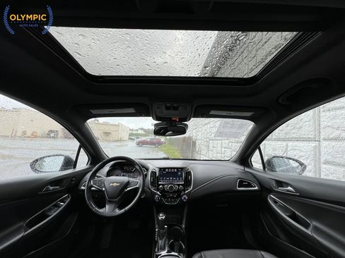 Used 2017 Chevrolet Cruze Premier FWD image 41