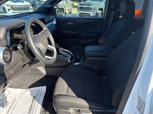 Used 2024 Chevrolet Colorado LT w/ LT Convenience Package AWD/4WD image 9
