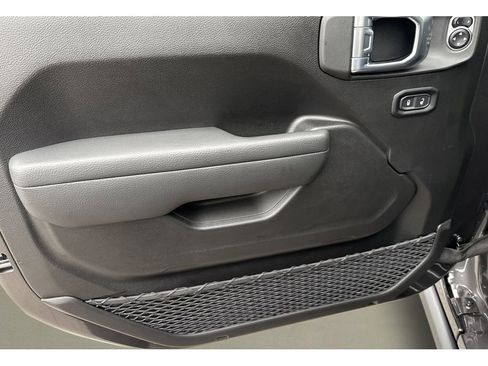 New 2026 Jeep Gladiator Rubicon w/ Steel Power Dome Hood Package AWD/4WD image 12