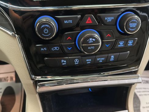 Used 2019 Jeep Grand Cherokee Limited w/ Trailer Tow Group IV image 24