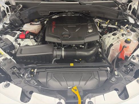 Used 2023 Alfa Romeo Stelvio Ti image 17