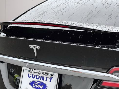 Used 2017 Tesla Model X 75D image 39